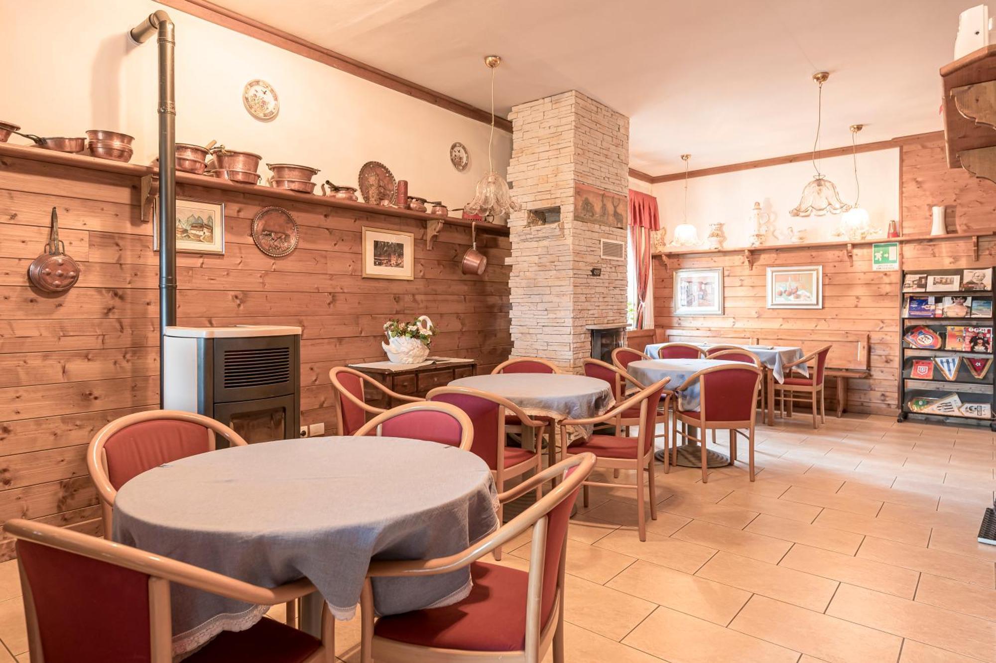 Hotel Vescovi Азиаго Екстериор снимка