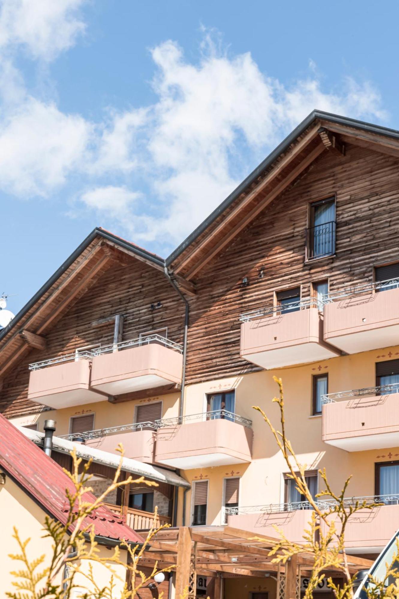 Hotel Vescovi Азиаго Екстериор снимка
