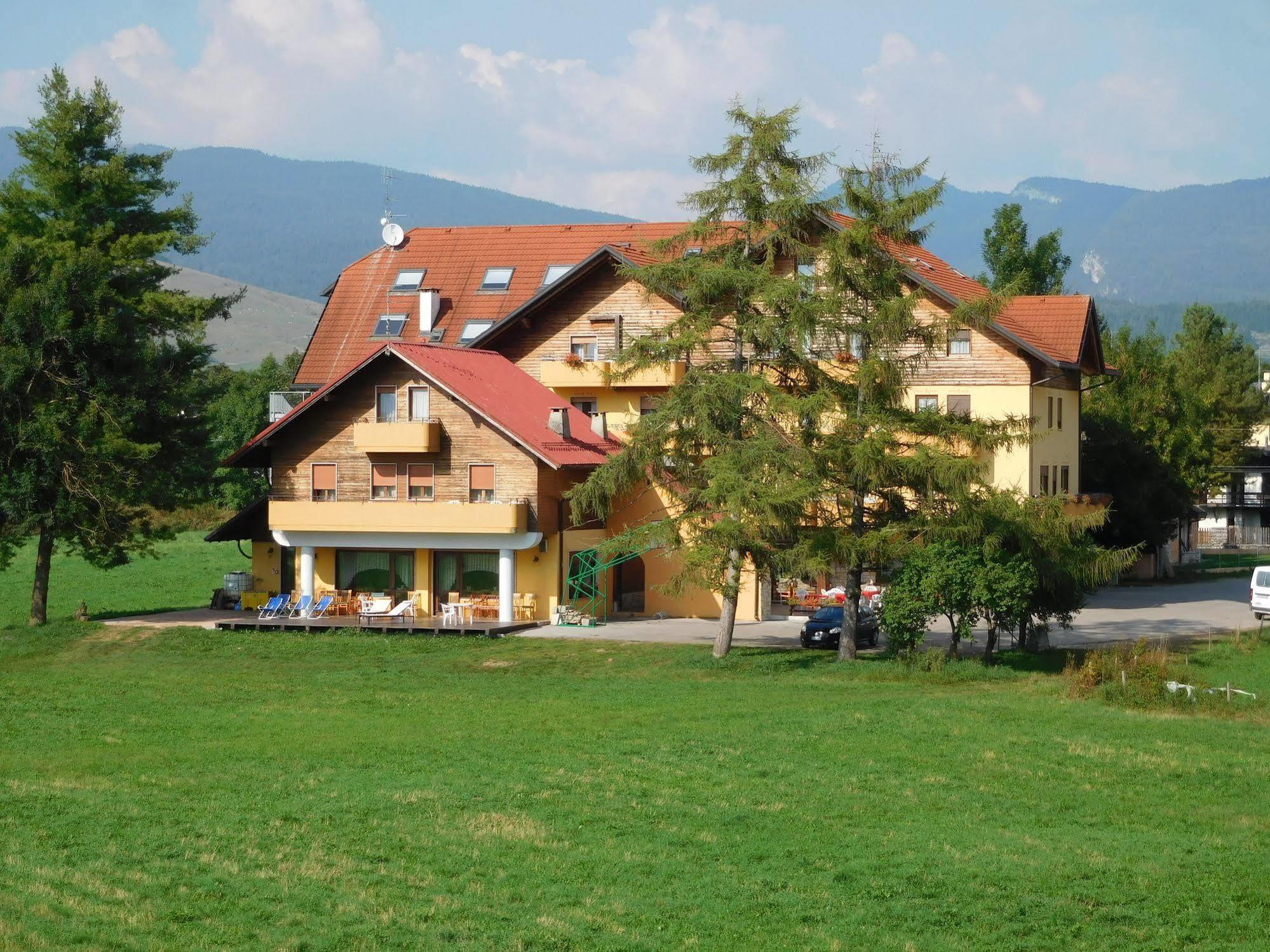 Hotel Vescovi Азиаго Екстериор снимка